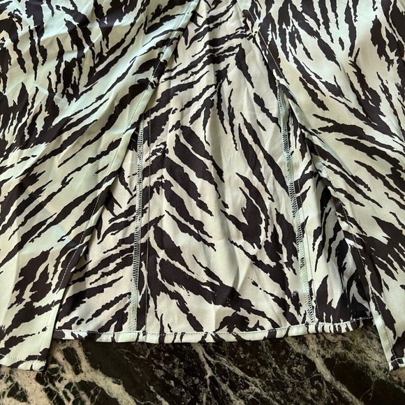 NWT WOMEN'S WAYF Altamont Tiger Print A-Line Midi Skirt SIZE S $89 - Picture 4 of 8
